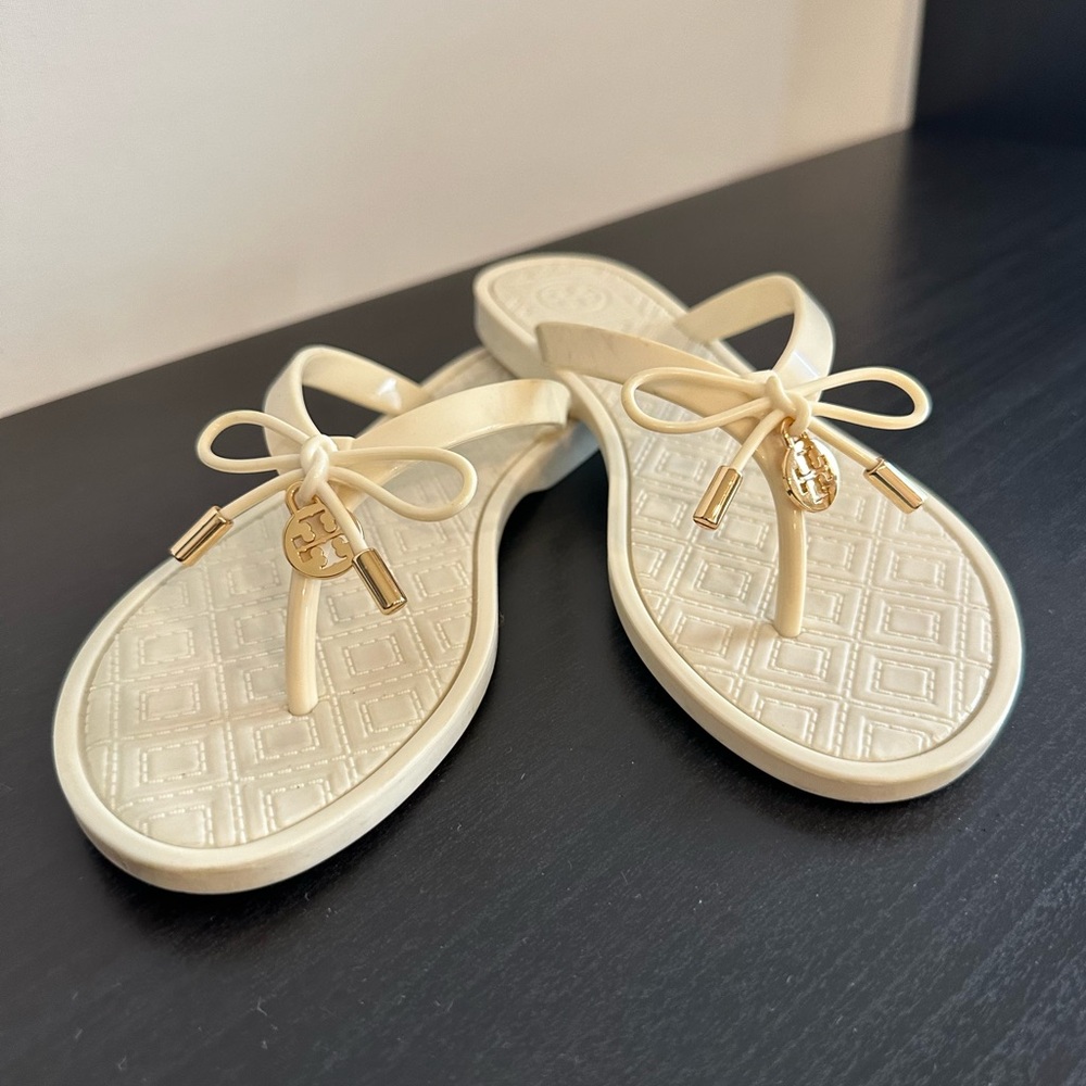 Tory Burch Bow Sandals (US 5, Ivory color)
